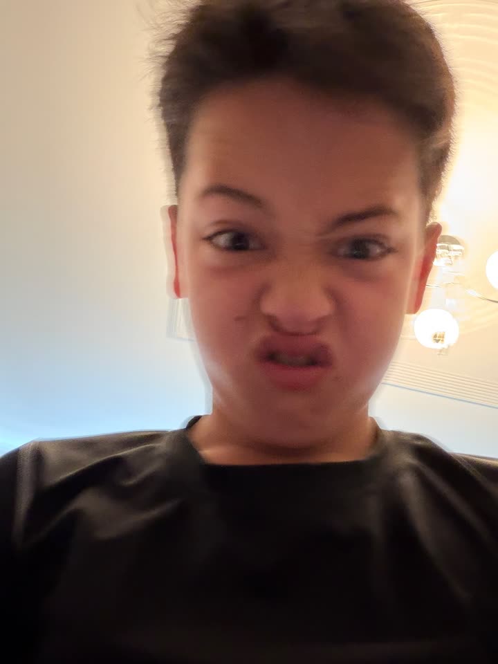 A random Ari face